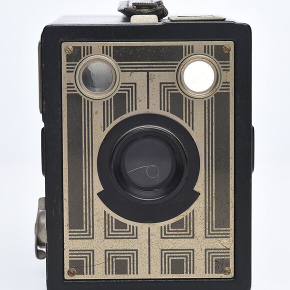 Old Vintage Kodak Brownie Box Camera Junior Six-20 - Picture 1 of 7